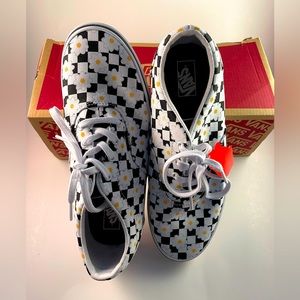 Vans Doheny Skate Shoes | girls 6 | black white checkered daisy | low sneaker